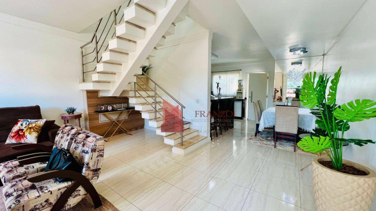 Imagem Sobrado com 3 Quartos à Venda, 230 m² em São Judas - Itajaí Imagem Sobrado com 3 Quartos à Venda, 230 m² em São Judas - Itajaí