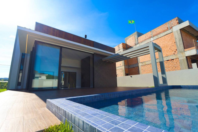 Imagem Casa com 3 Quartos à Venda, 424 m² em Santa Regina - Camboriú Imagem Casa com 3 Quartos à Venda, 424 m² em Santa Regina - Camboriú