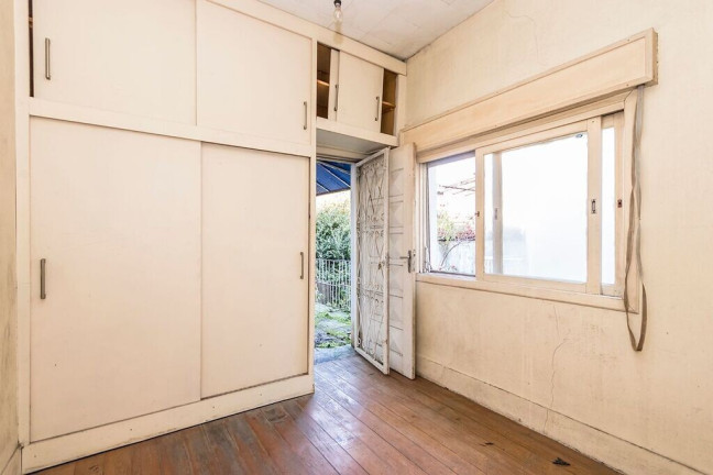 Imagem Casa com 3 Quartos à Venda, 305 m² em Floresta - Porto Alegre Imagem Casa com 3 Quartos à Venda, 305 m² em Floresta - Porto Alegre