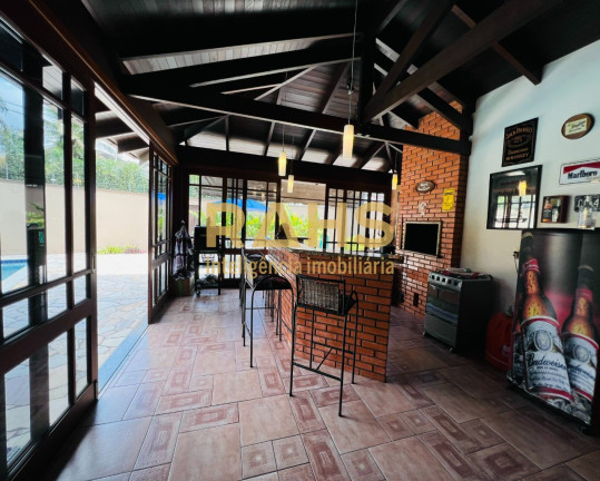 Imagem Casa com 5 Quartos à Venda, 406 m² em América - Joinville Imagem Casa com 5 Quartos à Venda, 406 m² em América - Joinville
