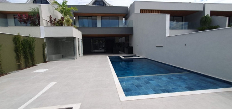 Imagem Casa com 5 Quartos à Venda, 420 m² em Barra Da Tijuca - Rio De Janeiro Imagem Casa com 5 Quartos à Venda, 420 m² em Barra Da Tijuca - Rio De Janeiro