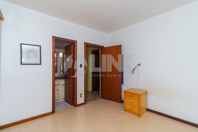 Imagem Apartamento com 3 Quartos à Venda, 112 m² em Petrópolis - Porto Alegre Imagem Apartamento com 3 Quartos à Venda, 112 m² em Petrópolis - Porto Alegre