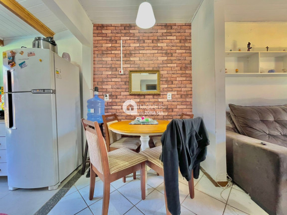 Imagem Casa com 2 Quartos à Venda, 41 m²