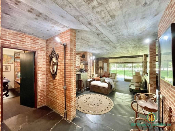 Imagem Casa com 3 Quartos à Venda, 3.000 m² em Chácara Eliana - Cotia Imagem Casa com 3 Quartos à Venda, 3.000 m² em Chácara Eliana - Cotia