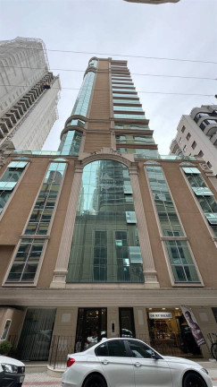Apartamento com 3 Quartos à Venda, 129 m² em Meia Praia - Itapema