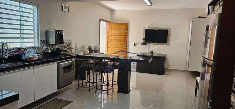 Imagem Casa com 3 Quartos à Venda, 358 m² em Granja Viana - Carapicuíba Imagem Casa com 3 Quartos à Venda, 358 m² em Granja Viana - Carapicuíba