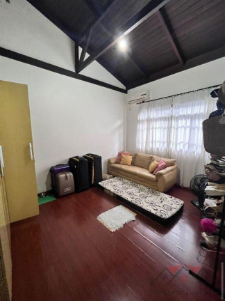 Imagem Sobrado com 3 Quartos à Venda,  em Saguaçu - Joinville
