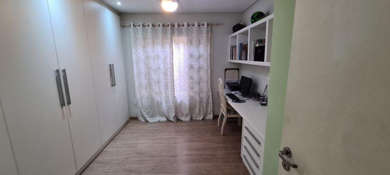Imagem Casa com 4 Quartos à Venda,  em Floresta - Joinville