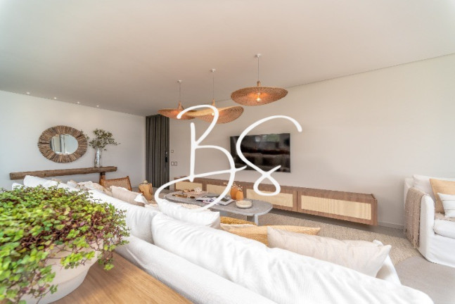 Imagem Casa com 5 Quartos à Venda, 1.385 m² em Praia Do Estaleiro - Balneário Camboriú Imagem Casa com 5 Quartos à Venda, 1.385 m² em Praia Do Estaleiro - Balneário Camboriú