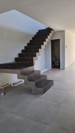 Imagem Sobrado com 3 Quartos à Venda, 187 m² em Jardim Sofia - Joinville Imagem Sobrado com 3 Quartos à Venda, 187 m² em Jardim Sofia - Joinville