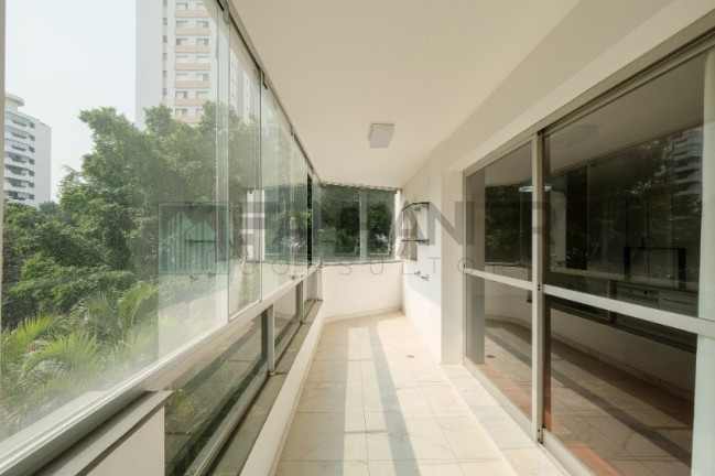 Imagem Imóvel com 3 Quartos à Venda, 215 m² em Campo Belo - São Paulo Imagem Imóvel com 3 Quartos à Venda, 215 m² em Campo Belo - São Paulo