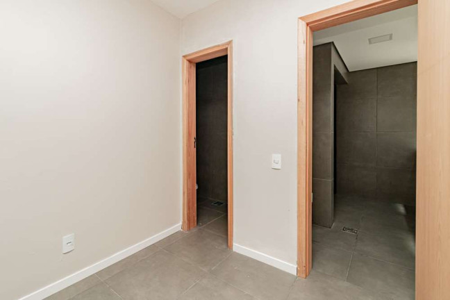 Imagem Imóvel com 3 Quartos à Venda, 170 m² em Auxiliadora - Porto Alegre Imagem Imóvel com 3 Quartos à Venda, 170 m² em Auxiliadora - Porto Alegre