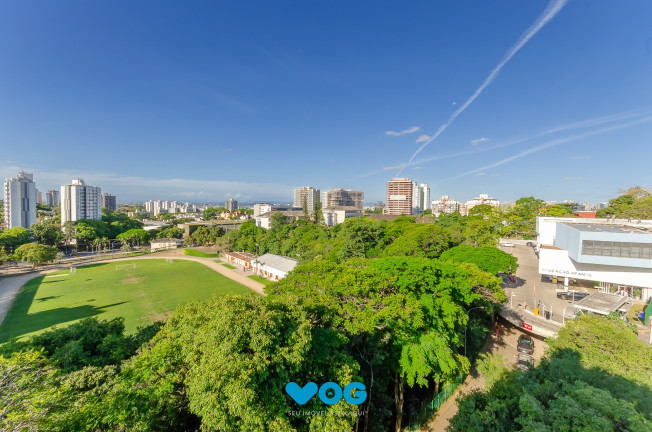 Imagem Imóvel com 3 Quartos à Venda, 252 m² em Três Figueiras - Porto Alegre