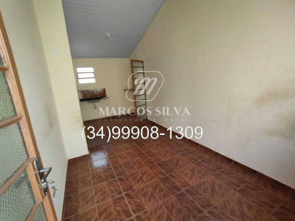 Imagem Casa com 3 Quartos à Venda, 250 m² em Santa Mônica - Uberlândia Imagem Casa com 3 Quartos à Venda, 250 m² em Santa Mônica - Uberlândia