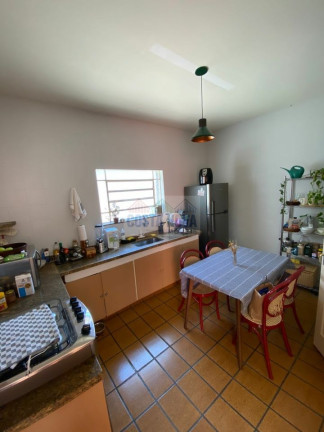 Imagem Casa com 2 Quartos à Venda, 188 m² Imagem Casa com 2 Quartos à Venda, 188 m²