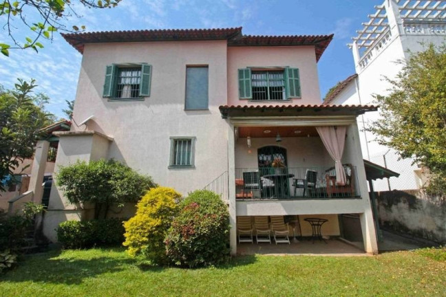 Imagem Casa com 3 Quartos à Venda, 350 m² em Pacaembu - São Paulo Imagem Casa com 3 Quartos à Venda, 350 m² em Pacaembu - São Paulo