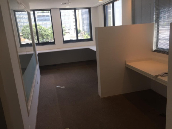 Sala Comercial à Venda, 60 m² em Itaim Bibi - São Paulo