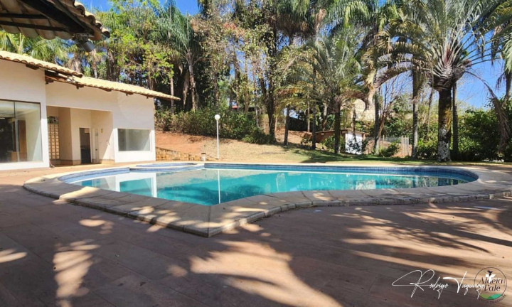 Casa de Condomínio com 4 Quartos à Venda, 460 m² em Residencial Aldeia Do Vale - Goiânia