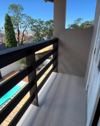 Imagem Casa com 3 Quartos para Alugar,  em Praia De Fora - Palhoça