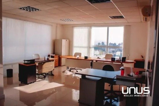 Imagem Sala Comercial à Venda, 585 m² em Barreiros - São José