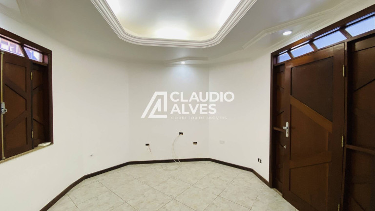 Imagem Casa com 5 Quartos à Venda, 200 m² em Cidade Nova - Feira De Santana Imagem Casa com 5 Quartos à Venda, 200 m² em Cidade Nova - Feira De Santana