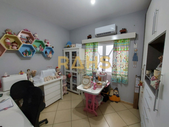 Imagem Casa com 3 Quartos à Venda, 270 m² em Costa E Silva - Joinville