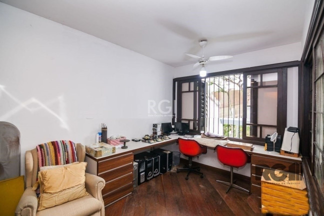 Imagem Casa com 3 Quartos à Venda, 253 m² em Rio Branco - Porto Alegre Imagem Casa com 3 Quartos à Venda, 253 m² em Rio Branco - Porto Alegre