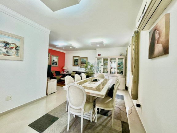 Imagem Apartamento com 3 Quartos à Venda, 135 m²