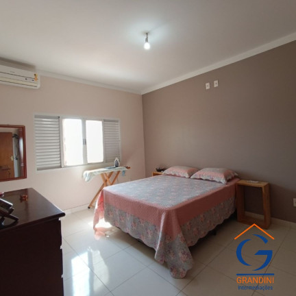 Imagem Casa com 5 Quartos à Venda, em Parque Guainco - Mogi Guaçu Imagem Casa com 5 Quartos à Venda, em Parque Guainco - Mogi Guaçu