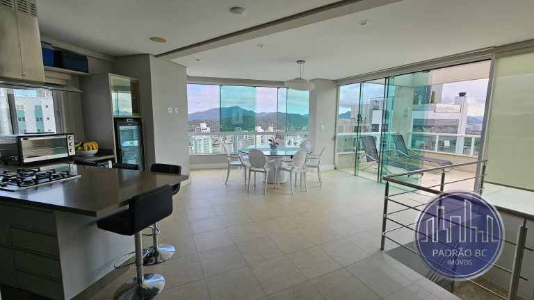 Imagem Cobertura com 3 Quartos para Alugar, 250 m² em Centro - Balneário Camboriú Imagem Cobertura com 3 Quartos para Alugar, 250 m² em Centro - Balneário Camboriú