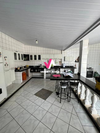 Imagem Casa com 4 Quartos à Venda, em Coophamil - Cuiabá Imagem Casa com 4 Quartos à Venda, em Coophamil - Cuiabá