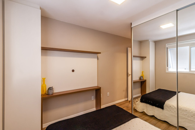Imagem Apartamento com 2 Quartos à Venda, 51 m² em Floresta - Porto Alegre Imagem Apartamento com 2 Quartos à Venda, 51 m² em Floresta - Porto Alegre