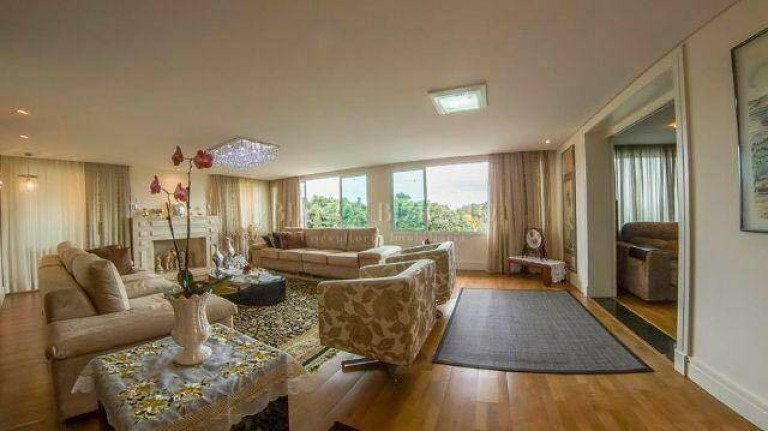 Imagem Casa com 6 Quartos à Venda, 733 m² em Vista Alegre - Curitiba Imagem Casa com 6 Quartos à Venda, 733 m² em Vista Alegre - Curitiba