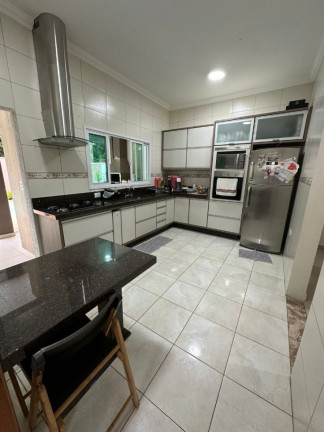 Imagem Casa com 3 Quartos à Venda, 194 m² em Parque Califórnia - Jacareí Imagem Casa com 3 Quartos à Venda, 194 m² em Parque Califórnia - Jacareí