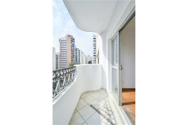 Imagem Imóvel com 3 Quartos à Venda,  em Moema - São Paulo