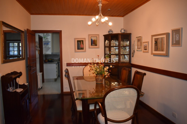 Imagem Imóvel com 3 Quartos à Venda, 159 m² em Região De Capivari - Campos Do Jordão Imagem Imóvel com 3 Quartos à Venda, 159 m² em Região De Capivari - Campos Do Jordão
