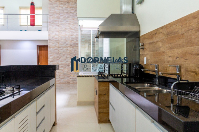 Imagem Casa com 4 Quartos à Venda, 416 m² em Guará I - Brasília Imagem Casa com 4 Quartos à Venda, 416 m² em Guará I - Brasília