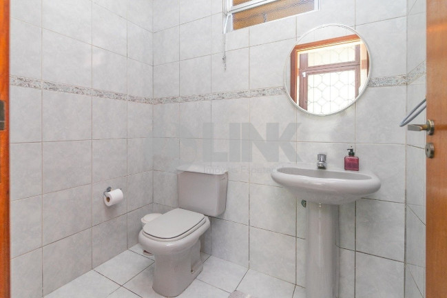 Imagem Casa com 3 Quartos à Venda, 234 m² em Petrópolis - Porto Alegre Imagem Casa com 3 Quartos à Venda, 234 m² em Petrópolis - Porto Alegre