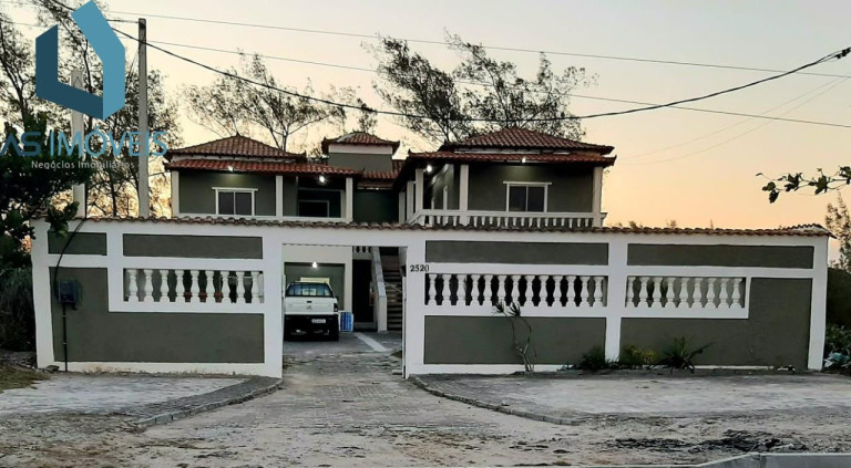 Casa com 9 Quartos à Venda, 392 m² em Braga - Cabo Frio