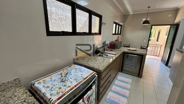 Imagem Sobrado com 3 Quartos à Venda, 600 m² em Toninhas - Ubatuba