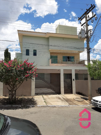 Sobrado com 4 Quartos à Venda, 630 m² em Vila Osvaldo Rosa - Goiânia