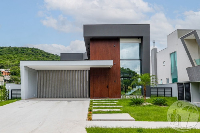 Imagem Casa com 4 Quartos à Venda, 317 m² em Santa Regina - Camboriú Imagem Casa com 4 Quartos à Venda, 317 m² em Santa Regina - Camboriú