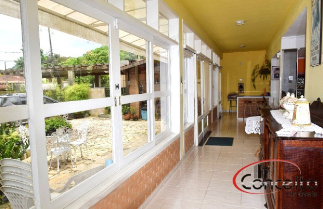 Imagem Casa com 9 Quartos à Venda, 420 m² em Jardim Samambaia - Ubatuba Imagem Casa com 9 Quartos à Venda, 420 m² em Jardim Samambaia - Ubatuba