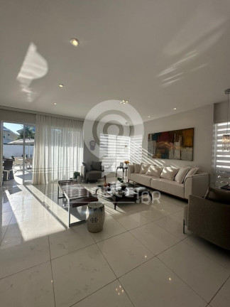 Imagem Casa com 5 Quartos à Venda, 600 m² em Barra Da Tijuca - Rio De Janeiro Imagem Casa com 5 Quartos à Venda, 600 m² em Barra Da Tijuca - Rio De Janeiro