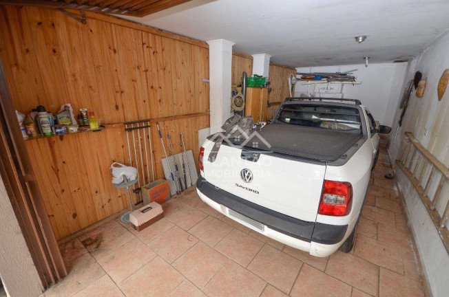 Imagem Casa com 4 Quartos à Venda, em Pinheirinho - Curitiba Imagem Casa com 4 Quartos à Venda, em Pinheirinho - Curitiba