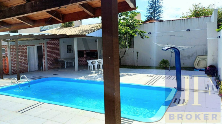 Casa com 6 Quartos para Temporada,  em Canasvieiras - Florianópolis