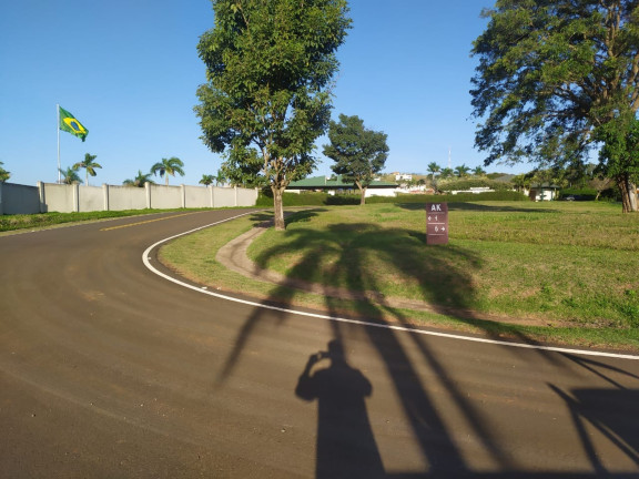 Imagem Terreno à Venda, 634 m² em Ninho Verde Ii - Pardinho Imagem Terreno à Venda, 634 m² em Ninho Verde Ii - Pardinho