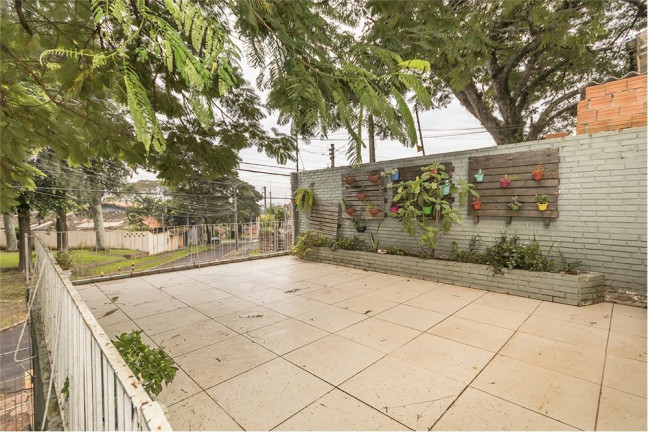Imagem Casa com 4 Quartos à Venda, em Santa Tereza - Porto Alegre Imagem Casa com 4 Quartos à Venda, em Santa Tereza - Porto Alegre