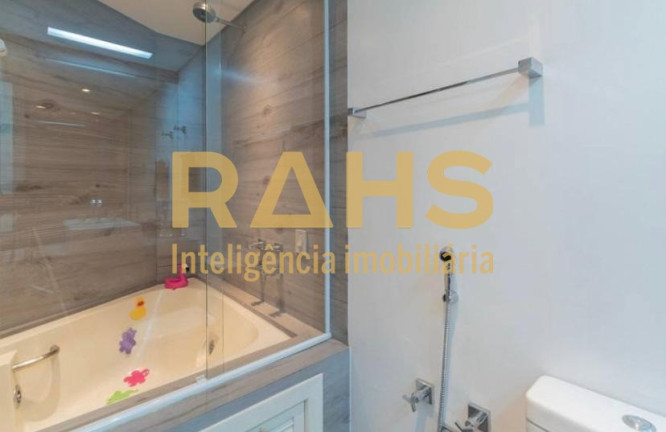 Imagem Cobertura com 4 Quartos à Venda, 260 m² em Centro - Joinville