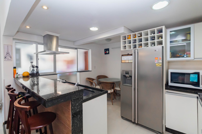 Imagem Imóvel com 2 Quartos à Venda, 81 m² em Petrópolis - Porto Alegre